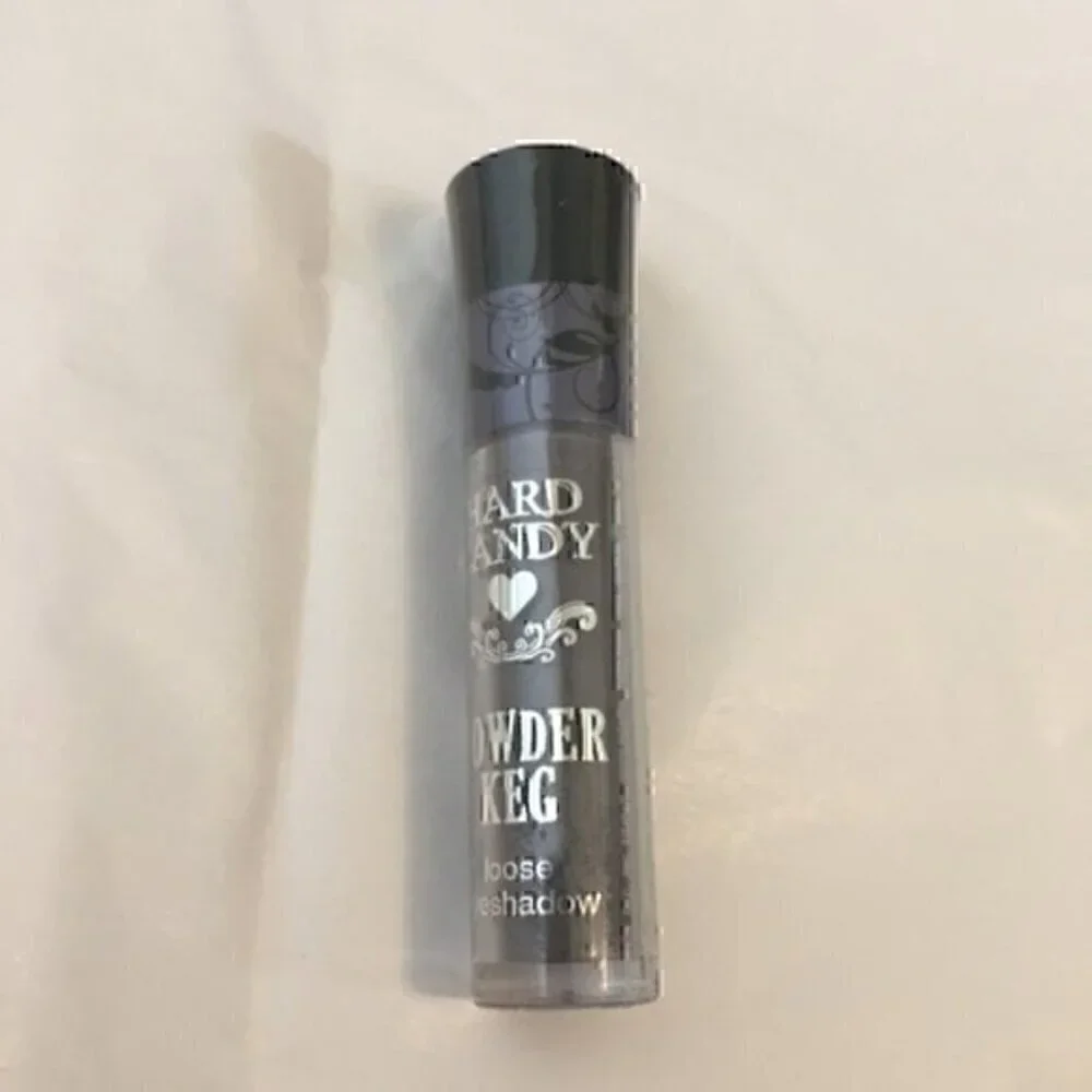 Hard Candy Powder Keg Eyeshadow Pigment in Dagger